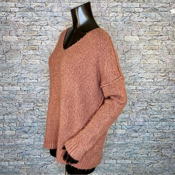 Willow & Wind Fluffy V Neck Sweater Women's Size Large - Picture 2 of 6